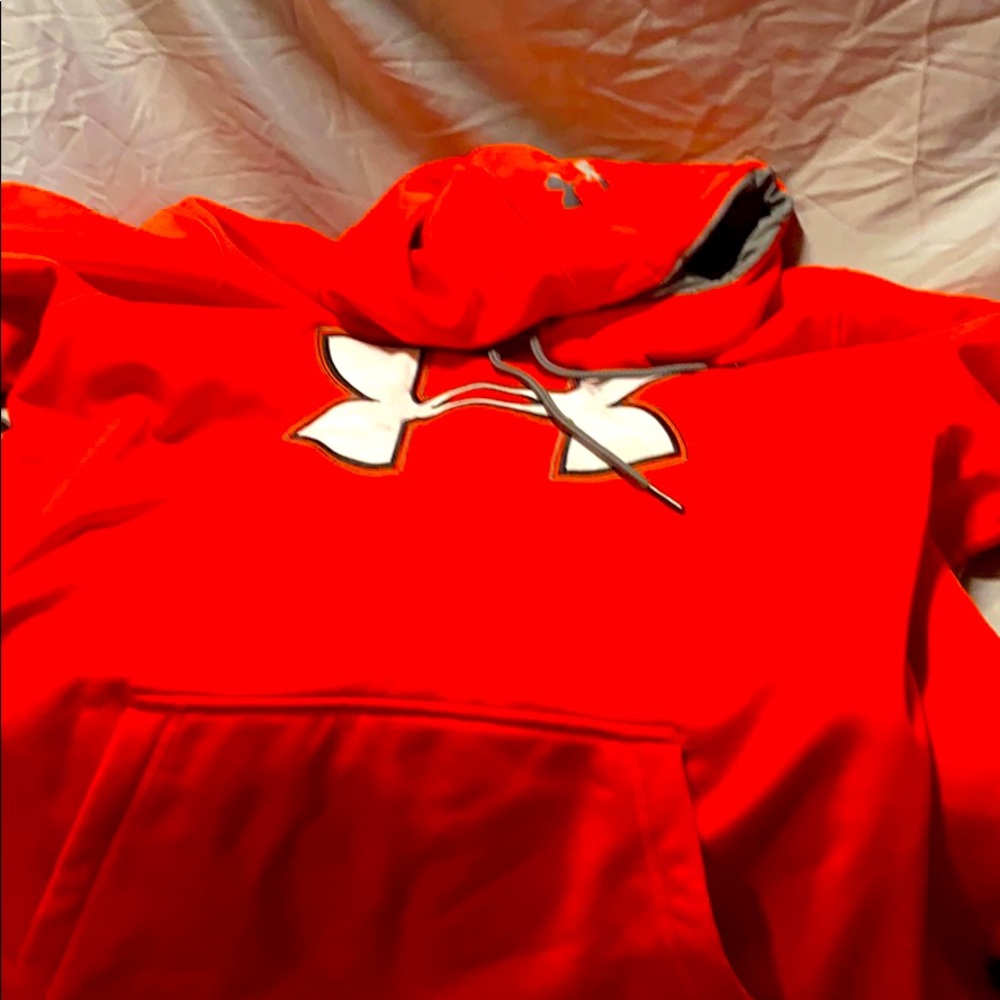 Under Armor men’s sweatshirt